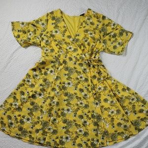 Plus size torrid yellow floral dress size 16